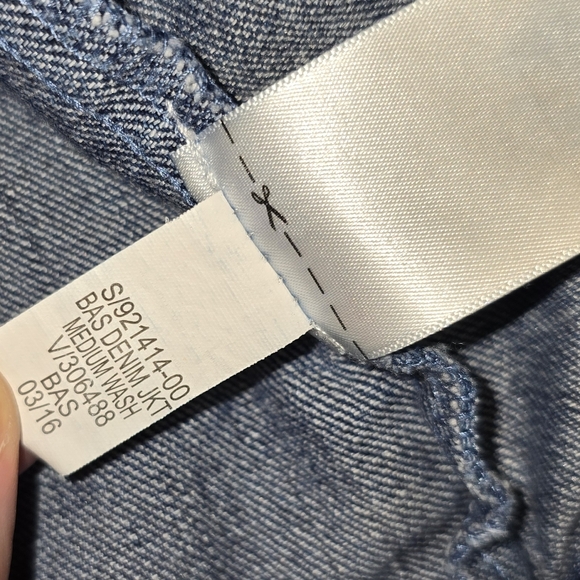 EUC Old Navy Denim Blue Jean Button Up Jacket Size 2 Kids Unisex - Picture 5 of 5